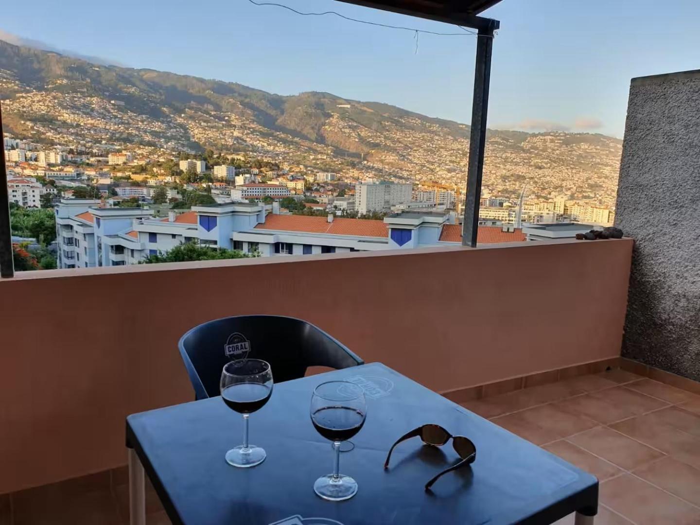 - Breathtaking Ocean & View House Casa de Férias *